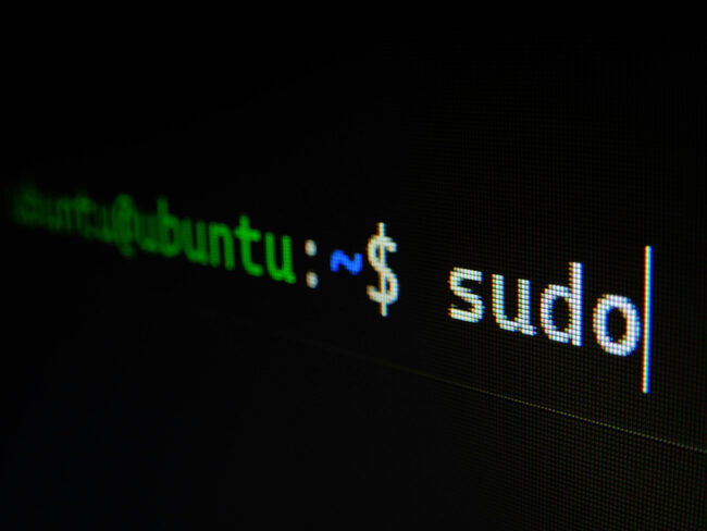 Массовые увольнения в Intel ударили по открытому ПО &mdash; Debian и Ubuntu остались без обновлений важных пакетов