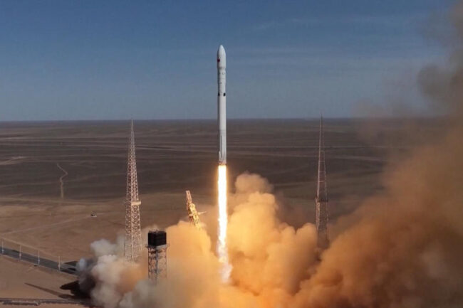 Китай без предупреждения запустил ракету &laquo;Чанчжэн-12B&raquo; &mdash; свой аналог Falcon 9