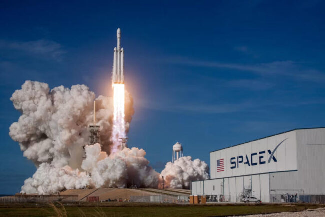 Спрос на акции SpaceX вдвое превысил планируемый объём размещения
