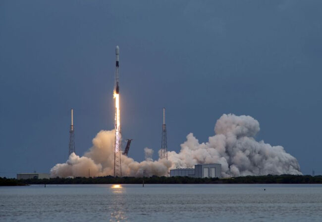 SpaceX запустила больше спутников, чем всё остальное человечество с 1957 года